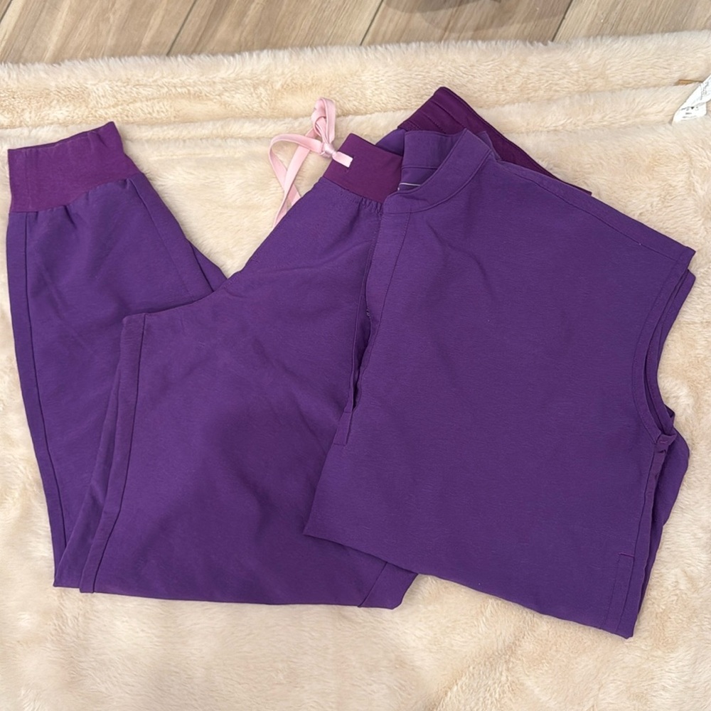 Figs Uniform! Medium Tops and XL Bottoms